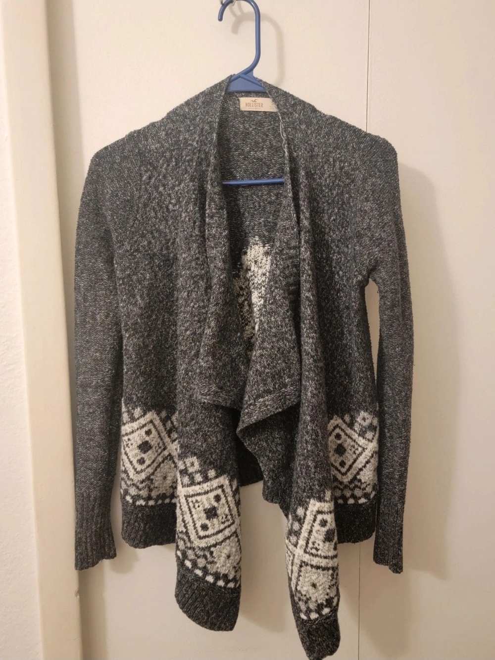 Hollister Gray and Cream Open-Front Patterned Cardigan